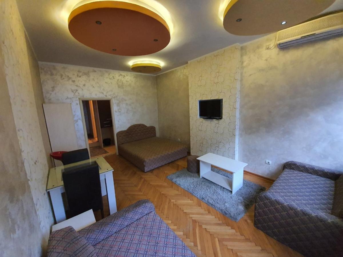 In Apartman *