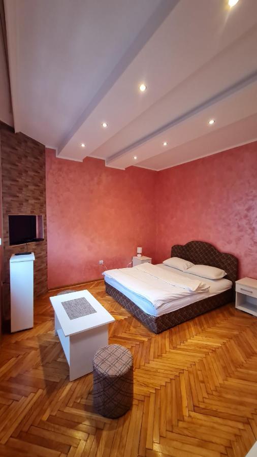 In Apartman *