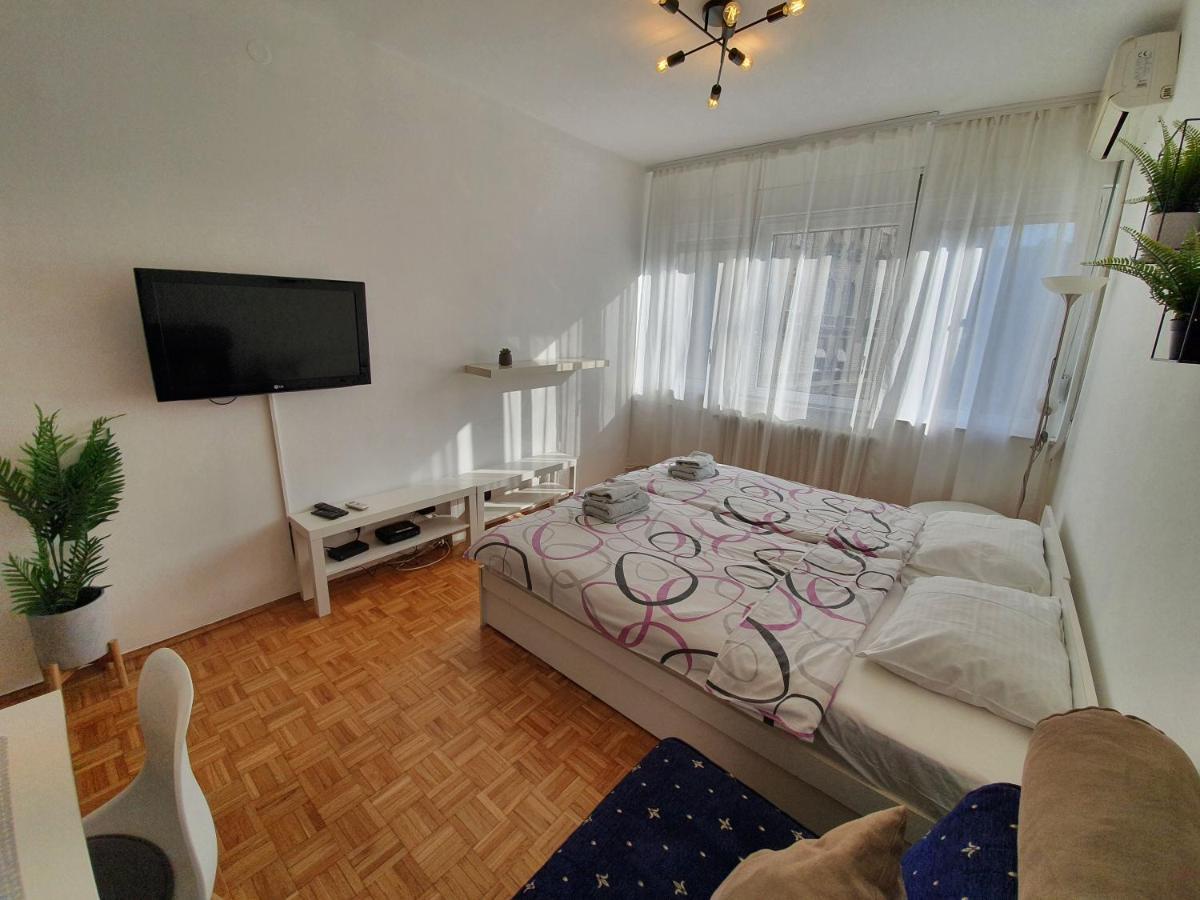 In Apartman *